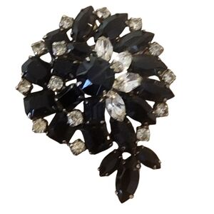 Vintage Brooch Black Onyx and Clear Rhinestones